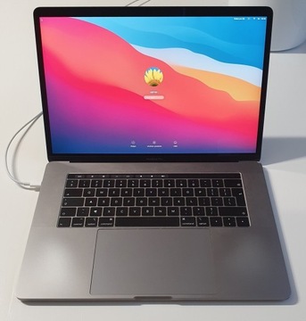 MacBook APPLE Pro 15 (Z0V0000JN) Nowa bateria!