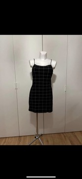 Piękna sukieneczka w kratkę czarna mini