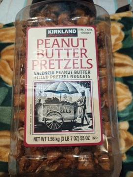 Kirkland Pretzels peanut butter 1. 56 kg