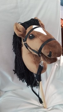 Hobby Horse koń na kiju toffi z czarną grzywą 