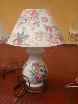 stara lampa kwiatowa z porcelany 