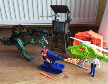 Zestaw zabawek z dinozaurem 