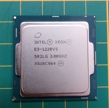 Intel Xeon E3-1220 v5 SR2LG