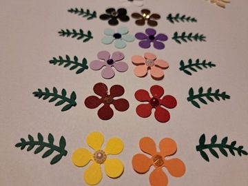 Kolorowe kwiaty z listkami Handmade +1 gratis
