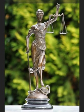 Piękna statua Bogini Sprawiedliwości 