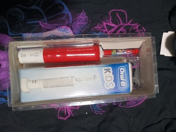 Szczoteczka Oral-B D100 Vitality Toy Story 2