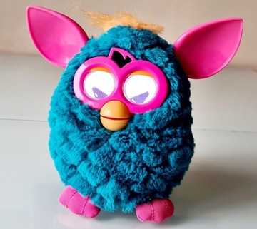 Furby Puszysty Przyjaciel,Mówi, RUSZA SIĘ wer.2020