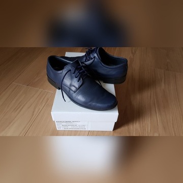 Buty komunijne granatowe skórzane rozm. 33 