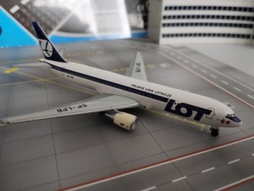 Boeing 767-300 PLL LOT Herpa Wings 