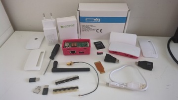 Raspberry Pi Zero W + Waveshare ETH-USB-HUB-BOX