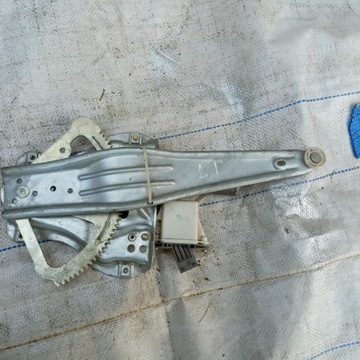 mechanizm podnoszenia szyb lewy tył toyota Avensis t25 03-06r 