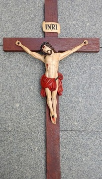 Wielki krucyfiks, rzeźbiony w drewnie polichromowany - XIX w.
