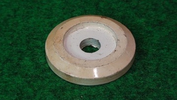Izolator ceramiczny okrągły z otworem