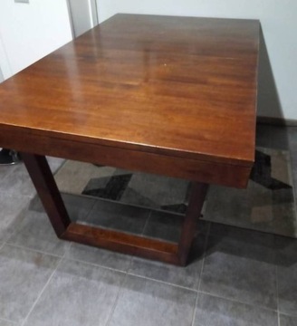Stół drewniany z egzotycznego drewna rozkładany 