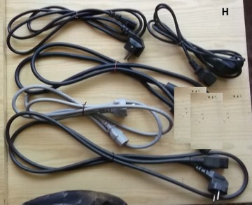 Kable zasilające do komputera lub monitora