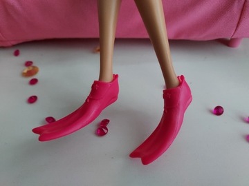 buty płetwy dla Barbie