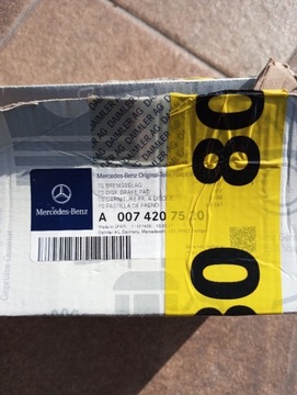 Klocki hamulcowe Mercedes OE A007 420 75 20