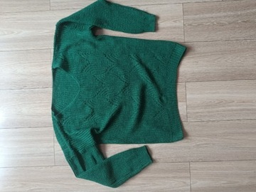 Zielony sweterek uniwersalny 