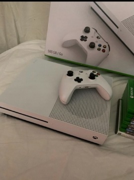 Konsola do gier Microsoft XBOX One S + 1 Pad + gra