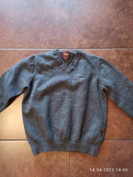 Szary welniany sweter
