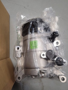 Kompresor sprężarka klimatyzacji OE Mazda 3 6 Cx5 