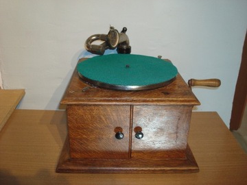 Gramofon Victor-Victrola IV  z 1912 r