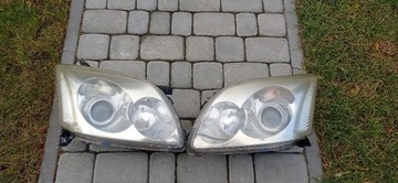 LAMPA LEWA I PRAWA PRZÓD TOYOTA AVENSIS T25 2003