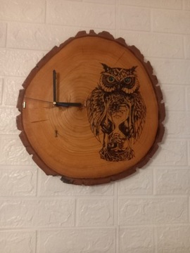 Zegar ścienny z litego plastra drew