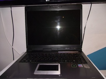 Laptop asus 1,5gb ram dysk 80gb