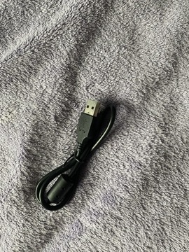 czarny kabel mikro usb