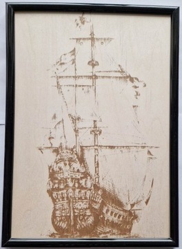 Drewniany obraz statku na morzu z ramką