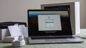 MacBook Pro 13 M2 SSD 16gb ram + GRATIS