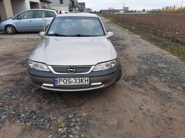 Opel Vectra B sedan 1.8  115kW 