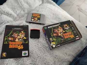 Donkey Kong w pudelku z expansion pakiem N64