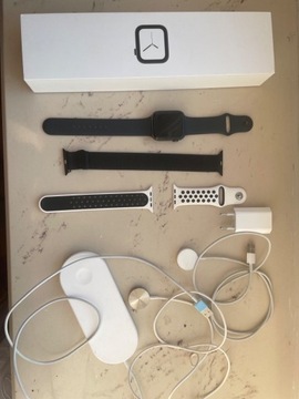 Apple watch series 4 44mm , 87 % kondycji baterii