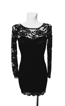 Piękna czarna koronkowa sukienka 