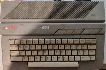 Atari 65XE + zasilacz + kabel EURO SCART