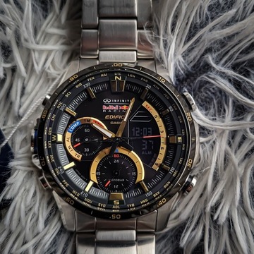 Zegarek Casio Edifice ERA-300RB-1AER Infiniti Red 