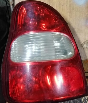 Lampy tylnie KIA Carnival 2000r.