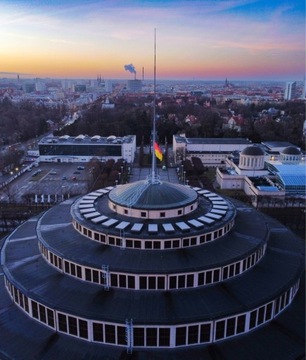 Zdjęcia z drona - budynki, dzialki, dachy budynkow