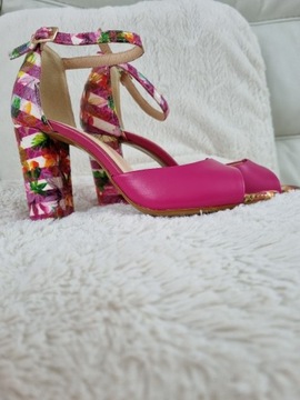Sandały różowe z kolorowym obcasem 36