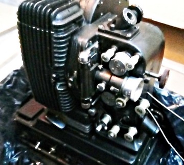 Stary projektor filmowy 16mm