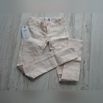 różowe jeansy skinny bershka w kwiaty 34 xs