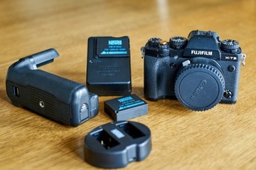 FujiFilm X-T3 body + Adapter Canon + Grip