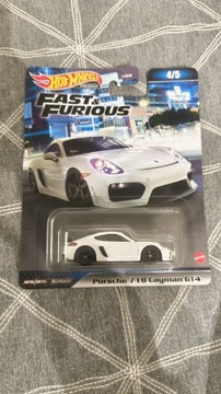 Hot Wheels premium Porsche 718 Cayman GT4 