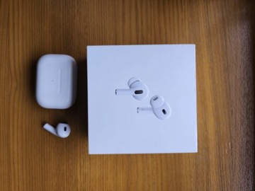 AirPods pro 2 etui + prawa słuchawka