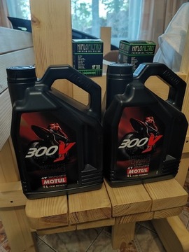 Olej Motul 300V 10W40 + Filtr