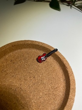 pin przypinka instrument gitara muzyka rock