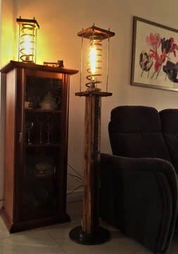 Lampa industrialna rustykalna ze starego drewna