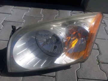 Lampa przednia Dodge Caliber 